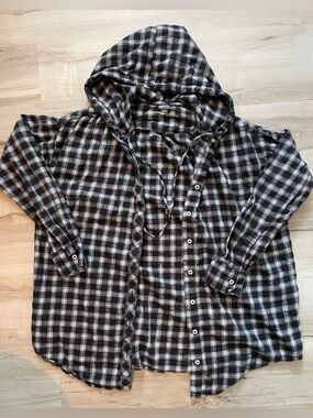 aerie Black and White Plaid Button-Up Shirt